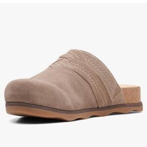 Clarks Brynn Glide Clogs